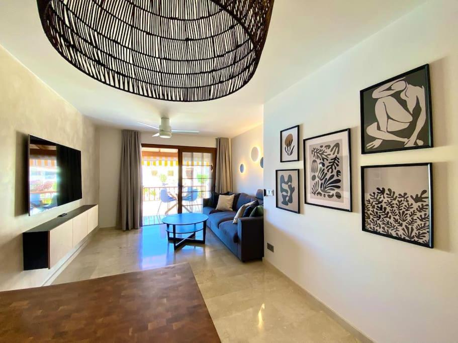 Stylish & Modern 1 Bedroom Suite On Frontline Of Playa Del Duque Costa Adeje  Bagian luar foto