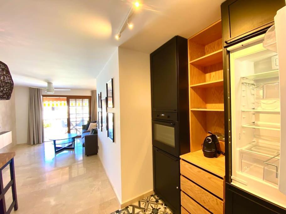 Stylish & Modern 1 Bedroom Suite On Frontline Of Playa Del Duque Costa Adeje  Bagian luar foto