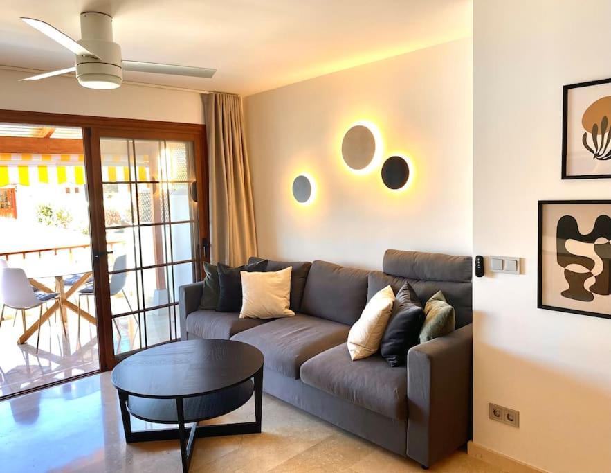 Stylish & Modern 1 Bedroom Suite On Frontline Of Playa Del Duque Costa Adeje  Bagian luar foto