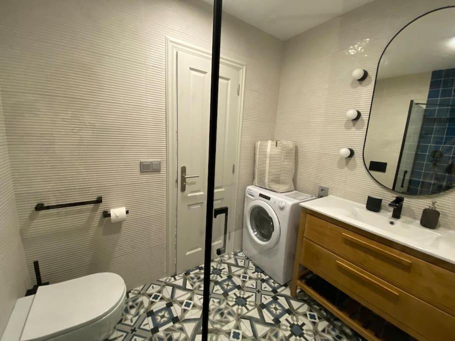 Stylish & Modern 1 Bedroom Suite On Frontline Of Playa Del Duque Costa Adeje  Bagian luar foto